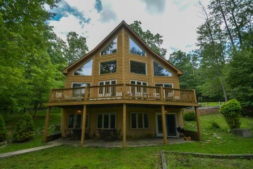 Mountain Meadow Five-bedroom Holiday Home