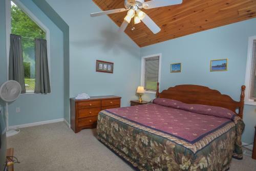 Mountain Meadow Five-bedroom Holiday Home