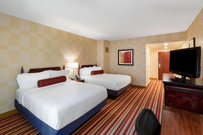 Hotel Wyndham Grand Oklahoma City Downtown