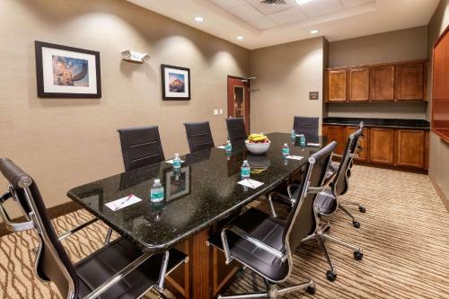 Hotel Comfort Suites Goodyear