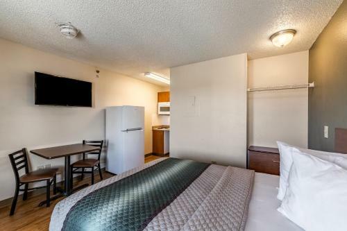 Hotel Hometowne Studios By Red Roof Austin