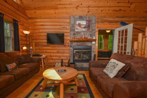 Dan's Mountain Three-bedroom Holiday Home
