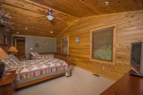 Sunset Delight Nine-bedroom Holiday Home