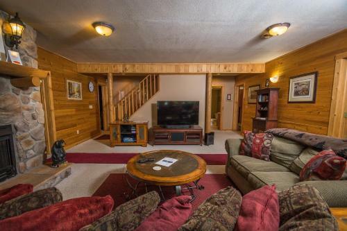 Sunset Delight Nine-bedroom Holiday Home