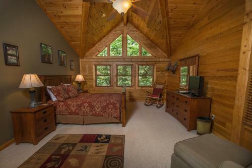 Sunset Delight Nine-bedroom Holiday Home