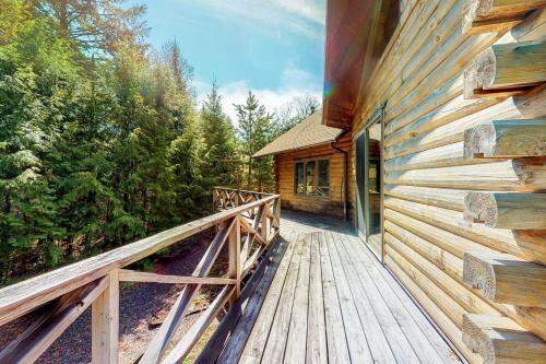 The Harfords Point Lodge