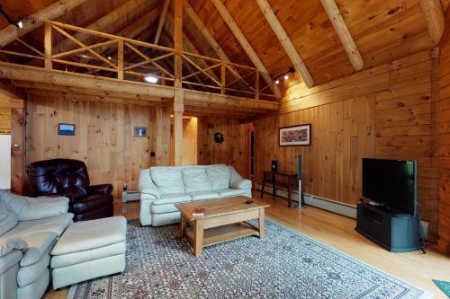 The Harfords Point Lodge