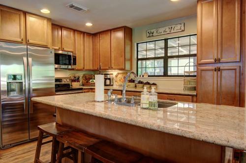 Leaning Oak Prd923 Home