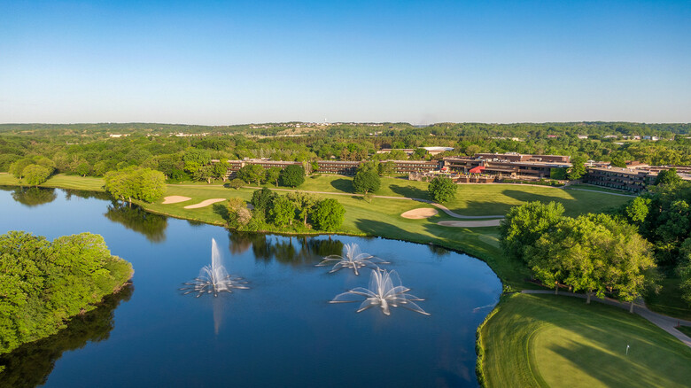 Hotel Grand Geneva Resort & Spa
