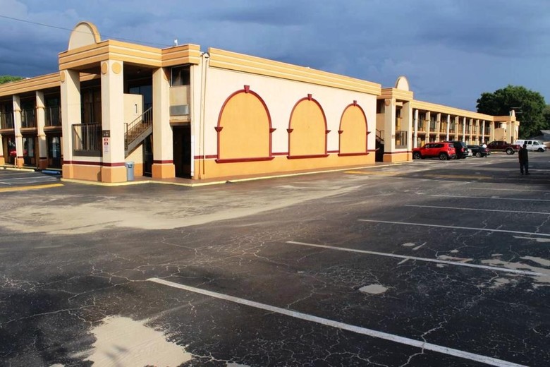 Motel Days Inn West Busch Gardens