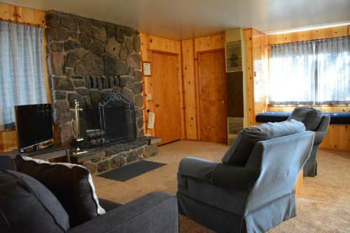 Lodge Whispering Pines Resort
