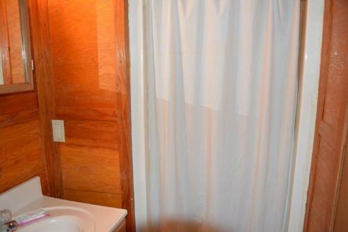 Lodge Whispering Pines Resort
