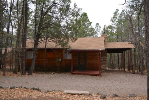 Lodge Whispering Pines Resort
