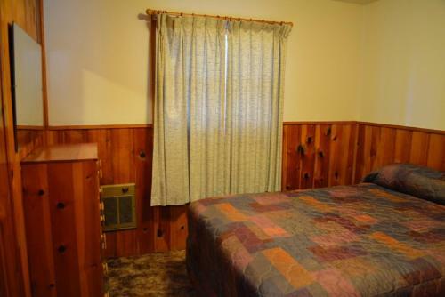 Lodge Whispering Pines Resort