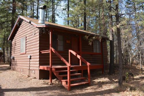Lodge Whispering Pines Resort