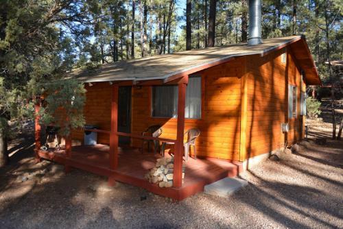 Lodge Whispering Pines Resort