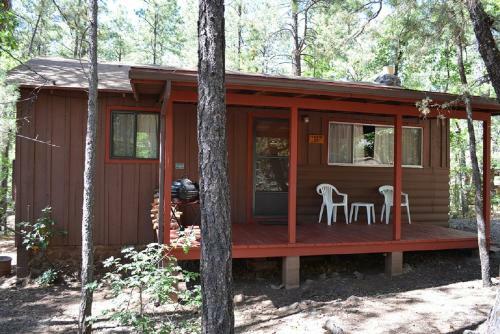 Lodge Whispering Pines Resort