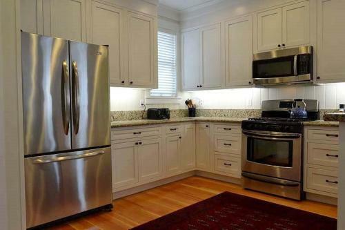 Rainbows End Four-bedroom Home