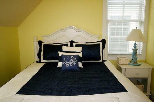 Ocean Shadow Five-bedroom Home