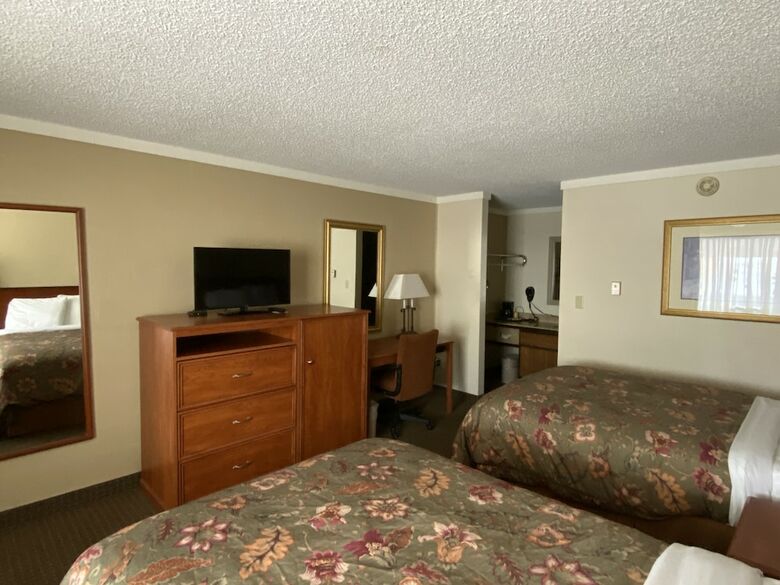 Snowshoe Motel