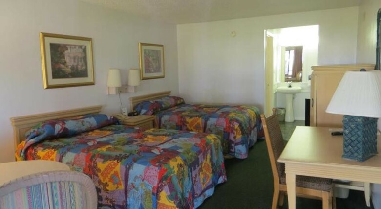 Magic Castle Inn & Suites Motel