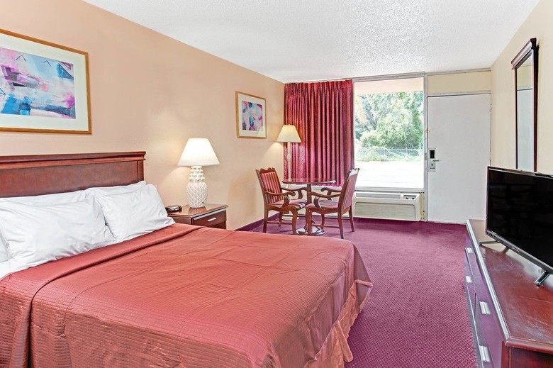 Hotel Howard Johnson Tropical Palms