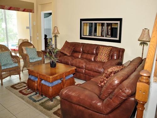 Comrow Villa 7724
