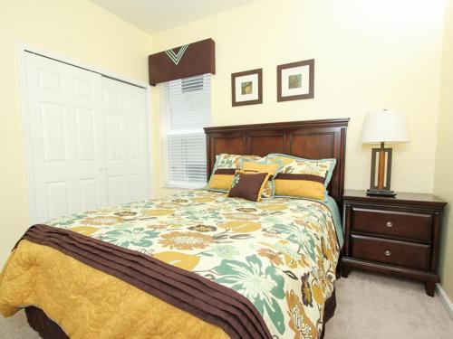 Comrow Villa 7739