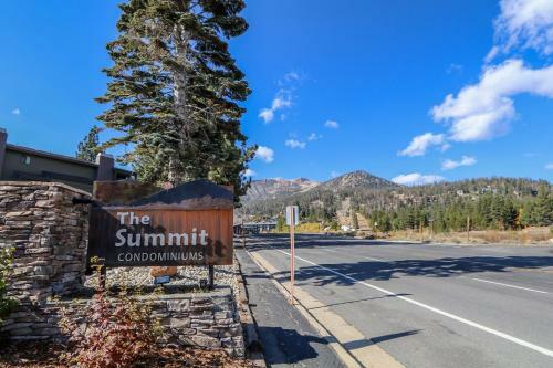 Summit 110 Apartment