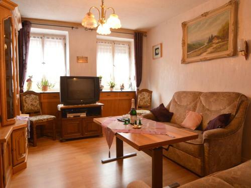 Comfortable Apartment In Rachtigeifel Near Lake