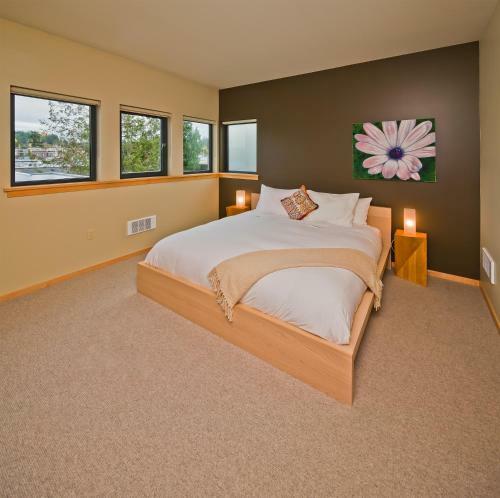 Hotel Island Inn At 123 West