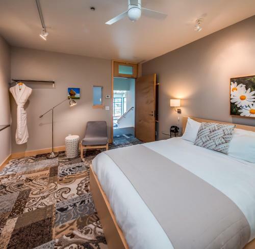 Hotel Island Inn At 123 West