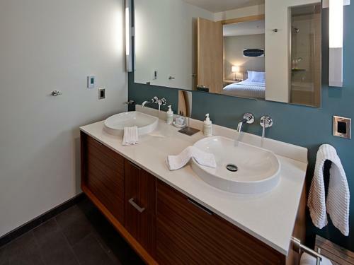Hotel Island Inn At 123 West