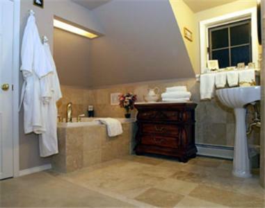Toad Hall Manor Bed And Breakfast