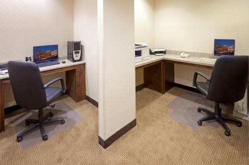 Holiday Inn Express Hotel & Suites Eagle Pass