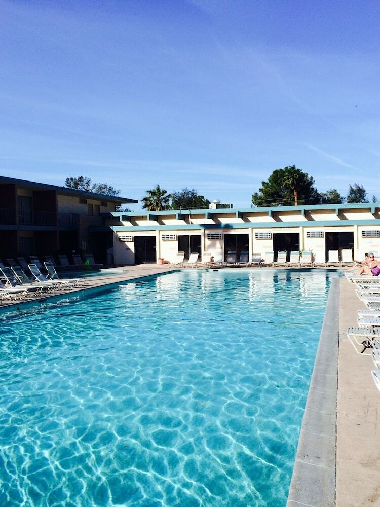 Desert Hot Springs Spa Hotel