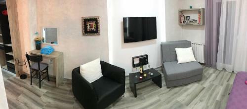 Lola Apartments