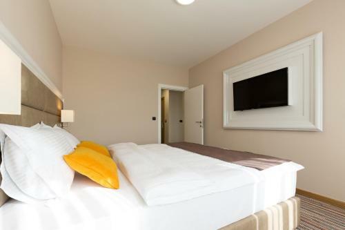 Hotel Tesla - Smart Stay Garni
