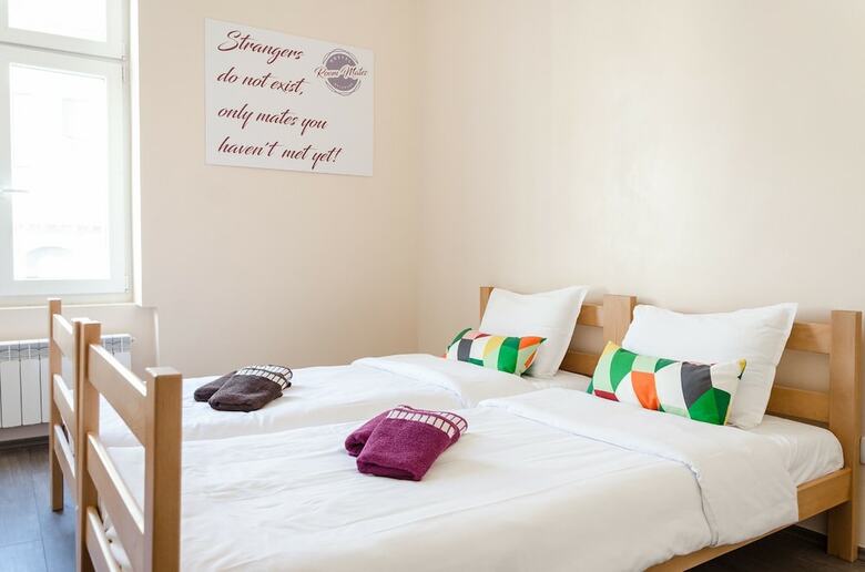 Roommates Hostel