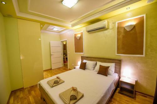 Apartment Sweet House Politika