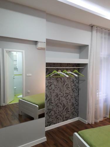 Hostal M&c - Modern Rooms