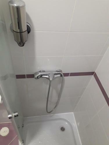 Hostal M&c - Modern Rooms