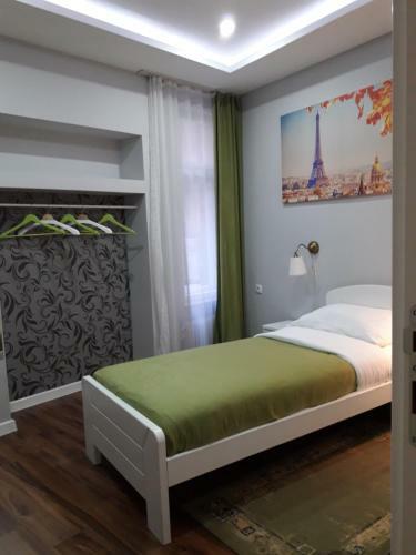 Hostal M&c - Modern Rooms