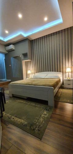 Hostal M&c - Modern Rooms