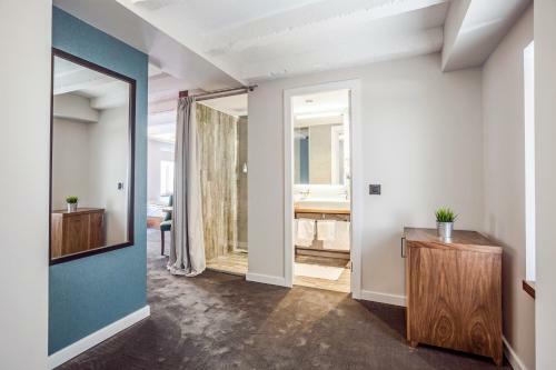Hostal Nomad Luxury Suites