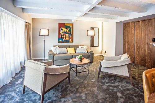 Hostal Nomad Luxury Suites