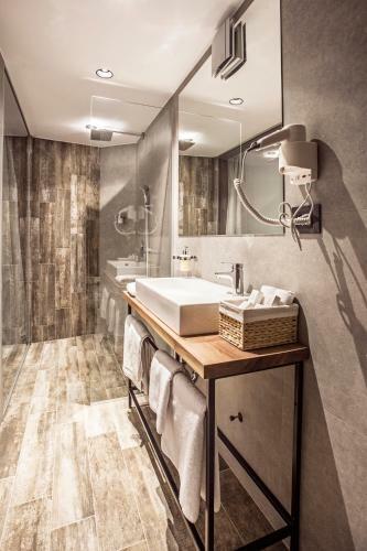 Hostal Nomad Luxury Suites