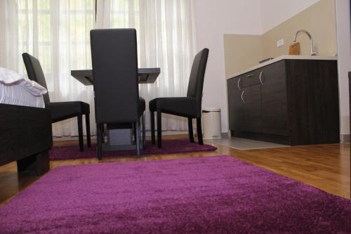 Hostal Wake Up Apartments And Rooms