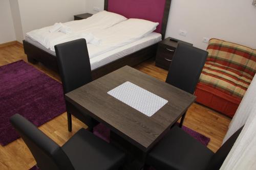 Hostal Wake Up Apartments And Rooms