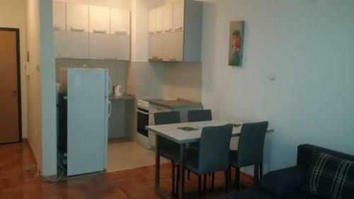 Lmng Apartments